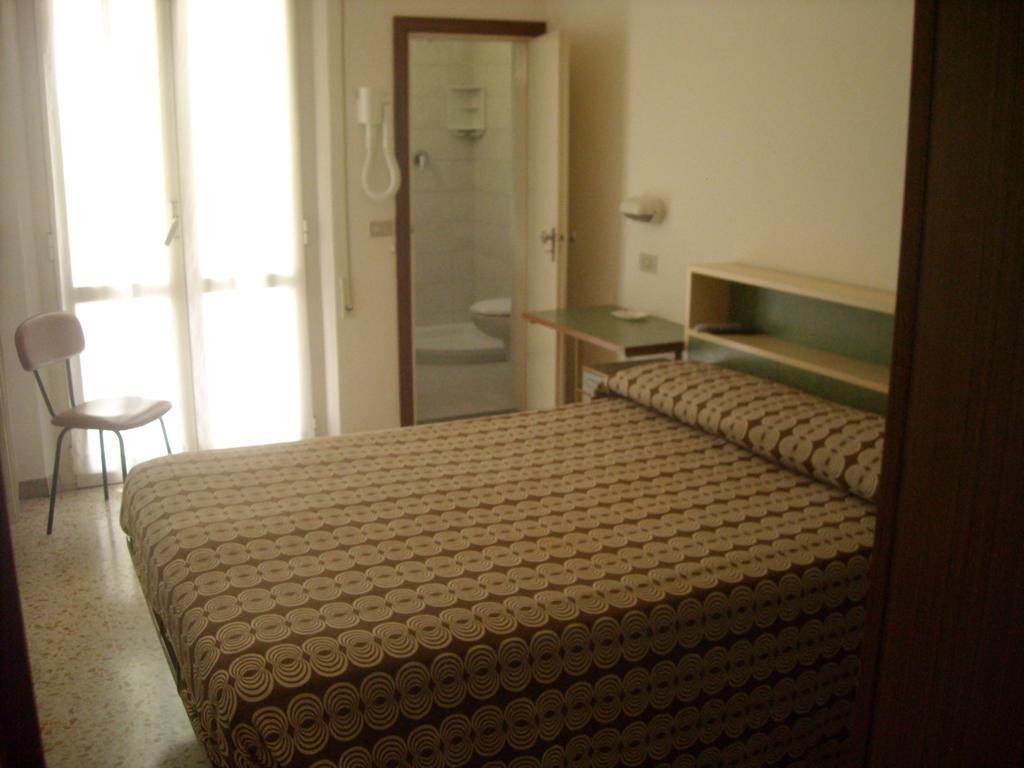 Albergo Da Siro Misano Adriatico Oda fotoğraf